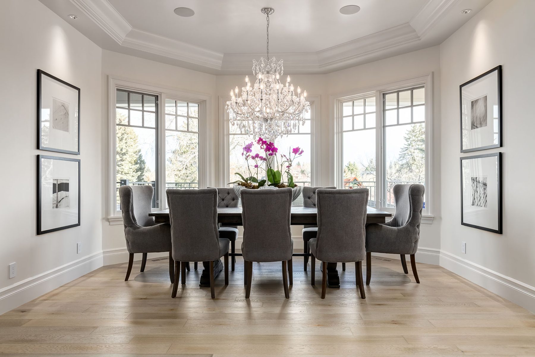 Dining room with crystal chandelier and upholstered chairs — White House